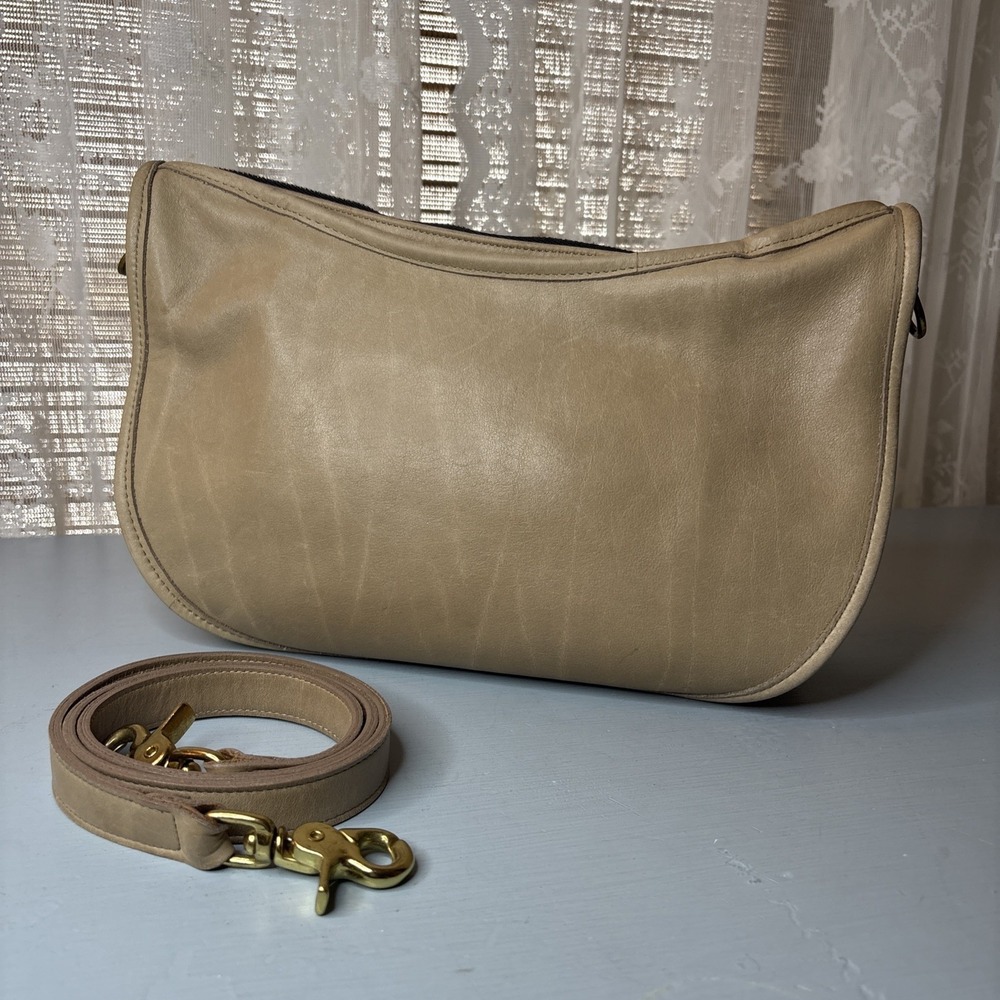 Vintage COACH Beige Leather, Swinger Shoulder Bag, Large, 4844 90S USA